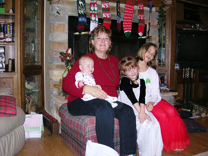 Nini and Girls 3.JPG